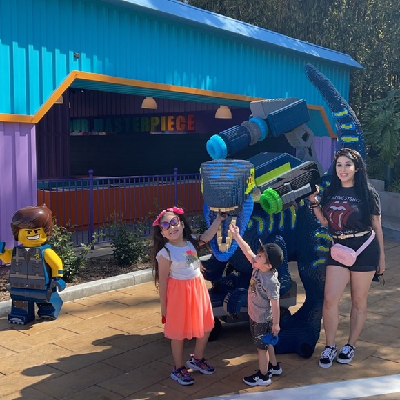 Welcome to my closet!! Meet your Posher, Claudia - Picture 5 of 7